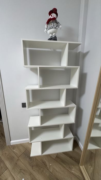 Зигзагообразный стеллаж