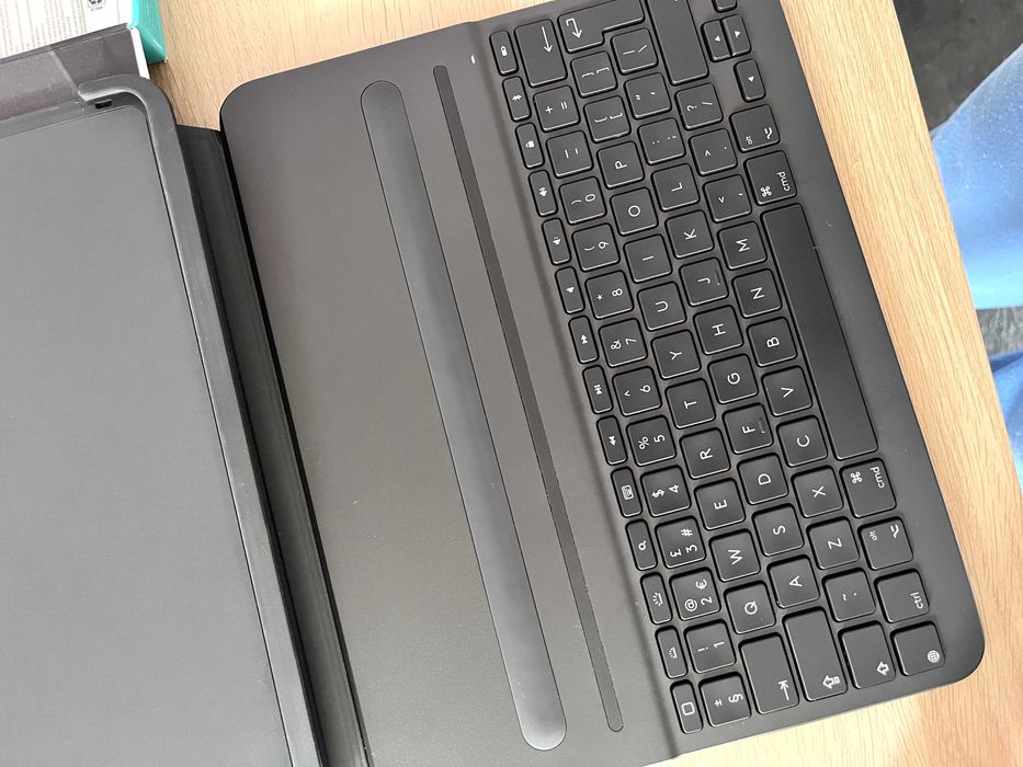 Logitech Slim Folio Pro keyboard for iPad Pro 12.9 inch (3rd & 4th gen