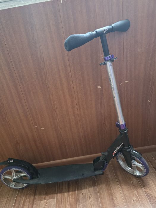 Сроно продам идеальный детский самокат