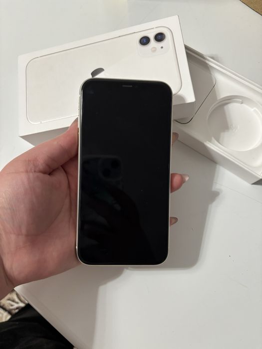 Продам Iphone 11 в хорошем состоянии