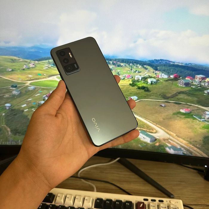 Vivo V23e flagman 128/8+4 Gb srochni