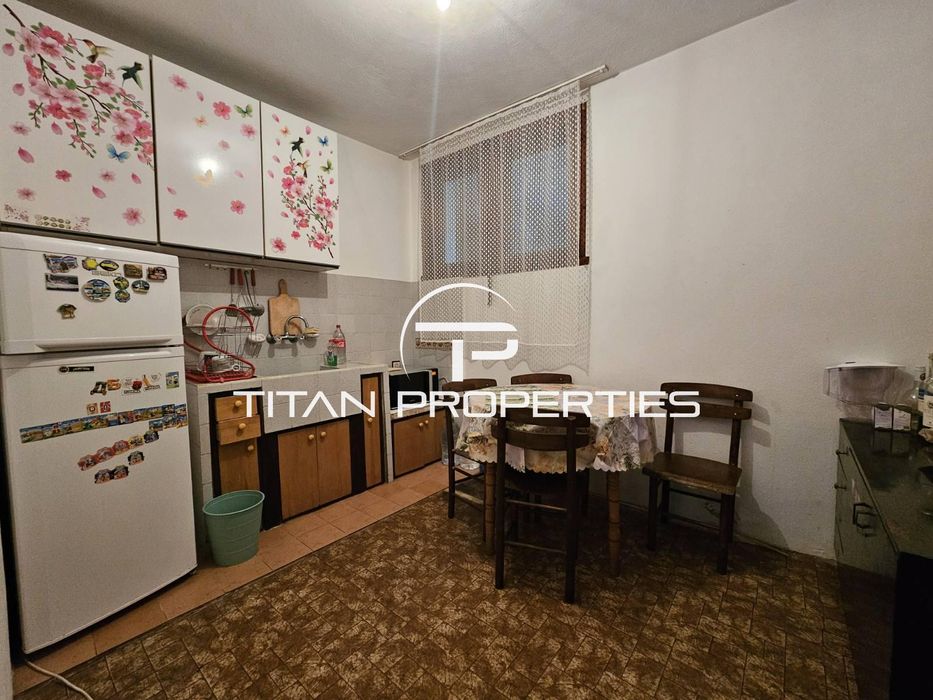 Продава се Къща в Варна, Виница - 350 кв.м за 1000 €/кв.м - Снимка #2