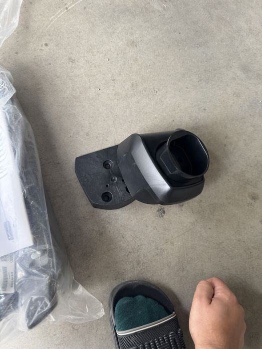 Оригинална зарядна станция Audi e-tron quattro 50/55 + wall mount (нов)