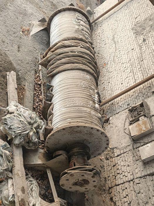 Дробилка срочно  сотилади