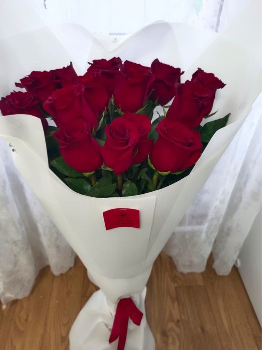 Красные метровые розы 15 шт