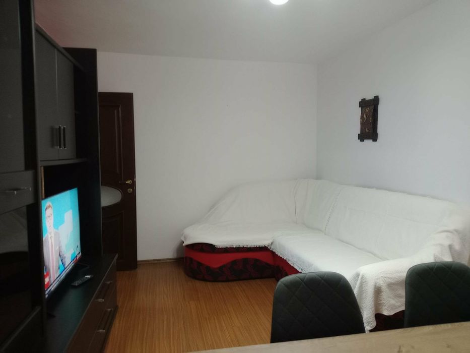 Inchiriez apartament modern cu 3 camere