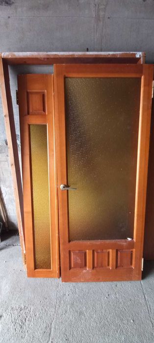 Продам двери деревянные