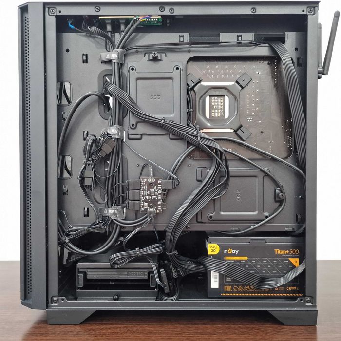 Unitate Gaming 4K RX 7800XT | i5 12th gen | 16GB DDR4 | 512GB SSD