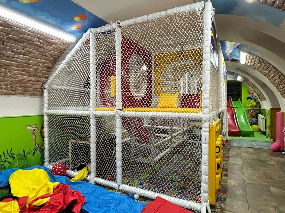 Vând modular pentru loc de joacă