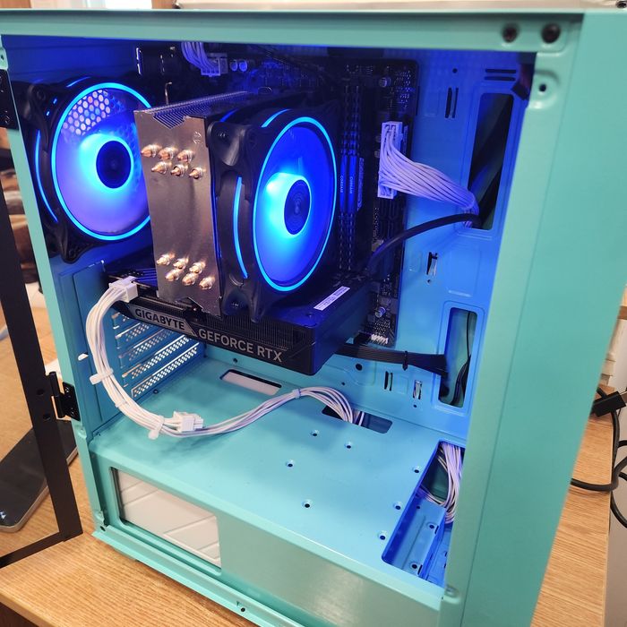 Hope Amanet P11-Unitate PC/i5-14th/ram 32gb/Ssd 1Tb/RTX 5060-8gb