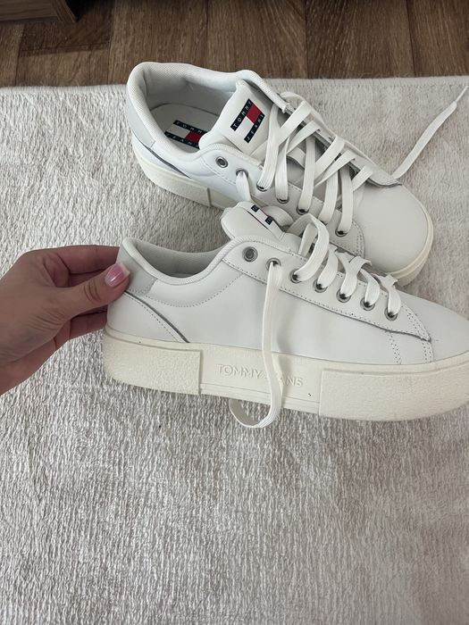 Tommy  hilfiger