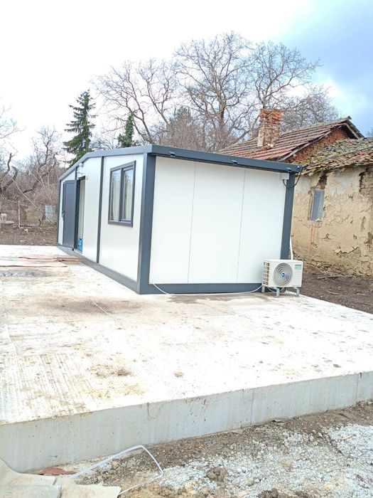 Продава се парцел с жилищен контейнер в село Режанци, област Перник