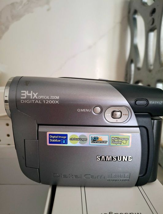 Продавам камера Samsung