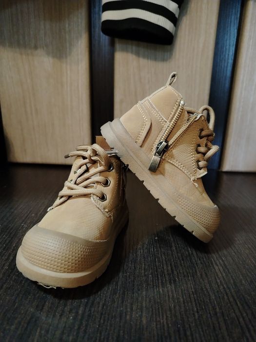 Детские осенние ботинки