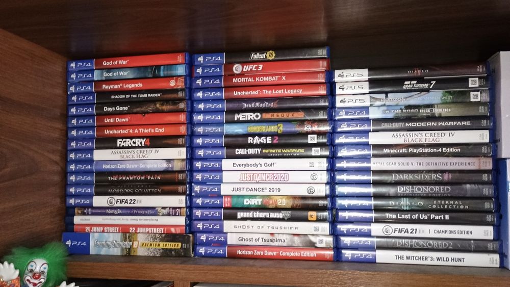 Consola jocuri jucarie copii Playstation PS 4 Pro 1Tb 2 manete ca noua