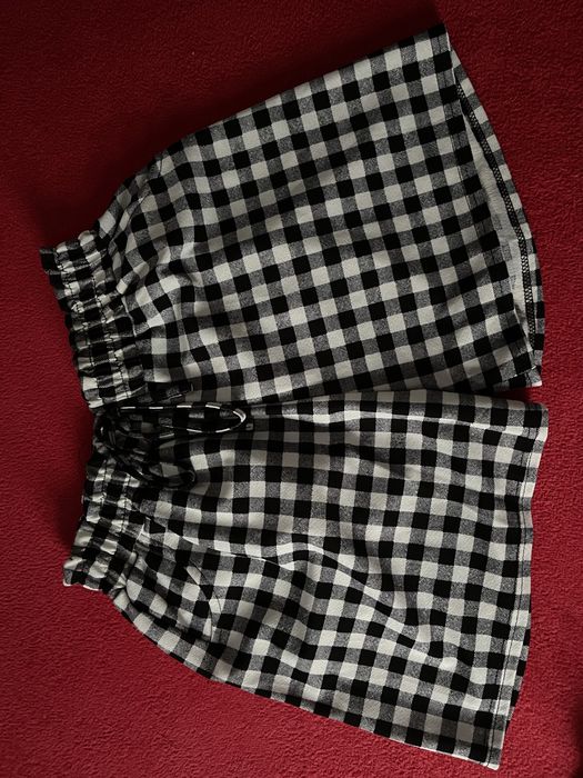 Pantaloni scurti impecabili