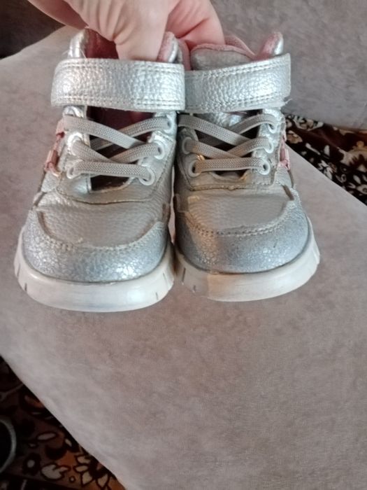 Ботинки на флисе 28р,24р