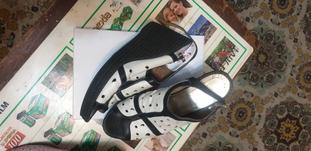 Босоножки 4 пары кожа 39 -41 размер