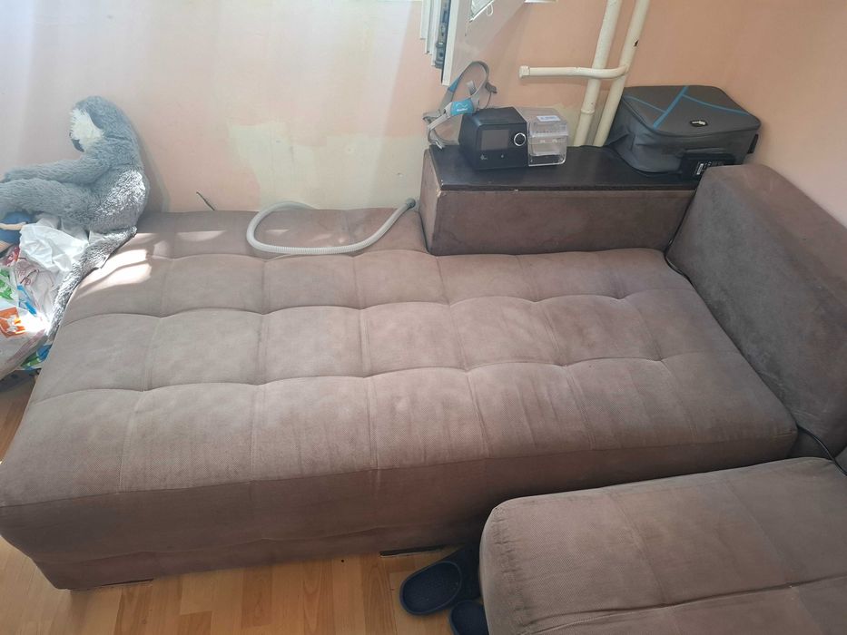 Продавам ъглов диван