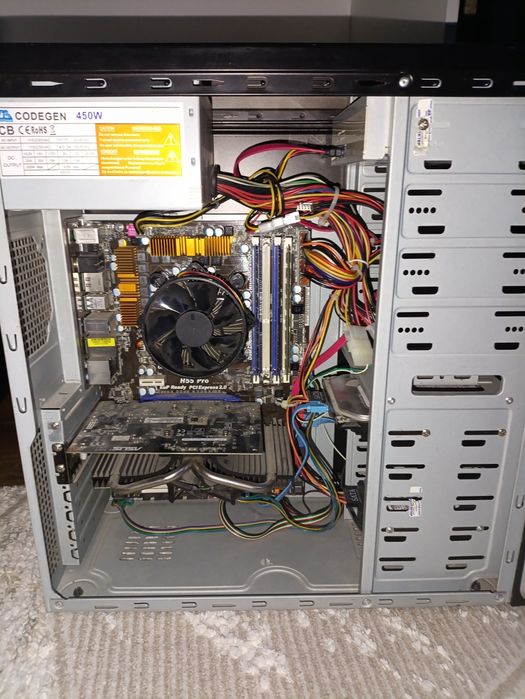 Бюджетный Компьютер и монитор