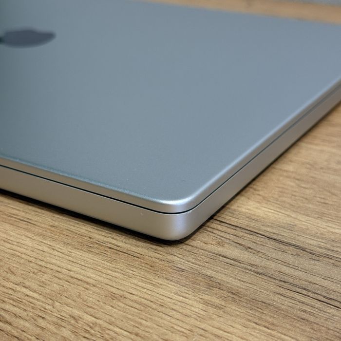 MacBook M1 Pro 16 inches