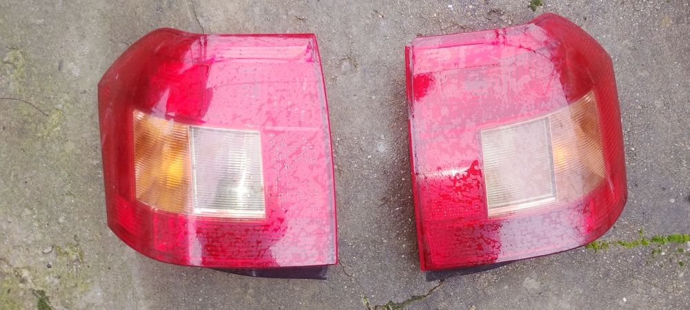 Фарове и стопове за тойота Корола 2004 г 50 лв