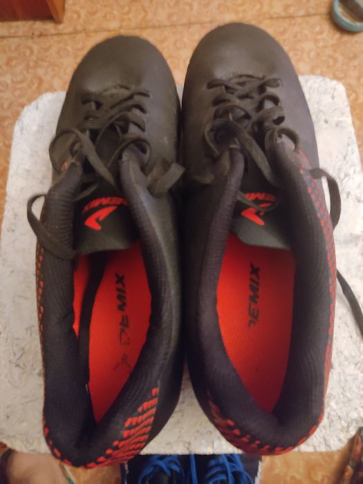 Бутсы футбольные