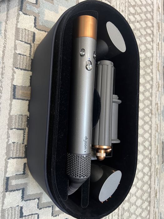 Dyson стайлер в кейсе
