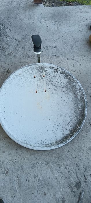 parabolă  cu LNB cu o singură iesire