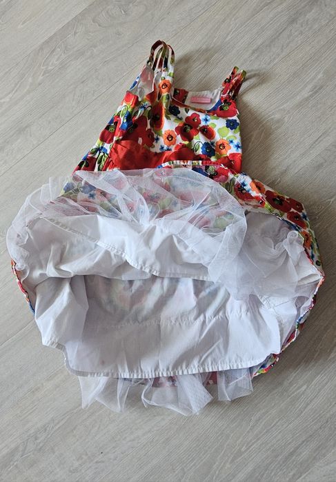 Продам платье 6-7 лет