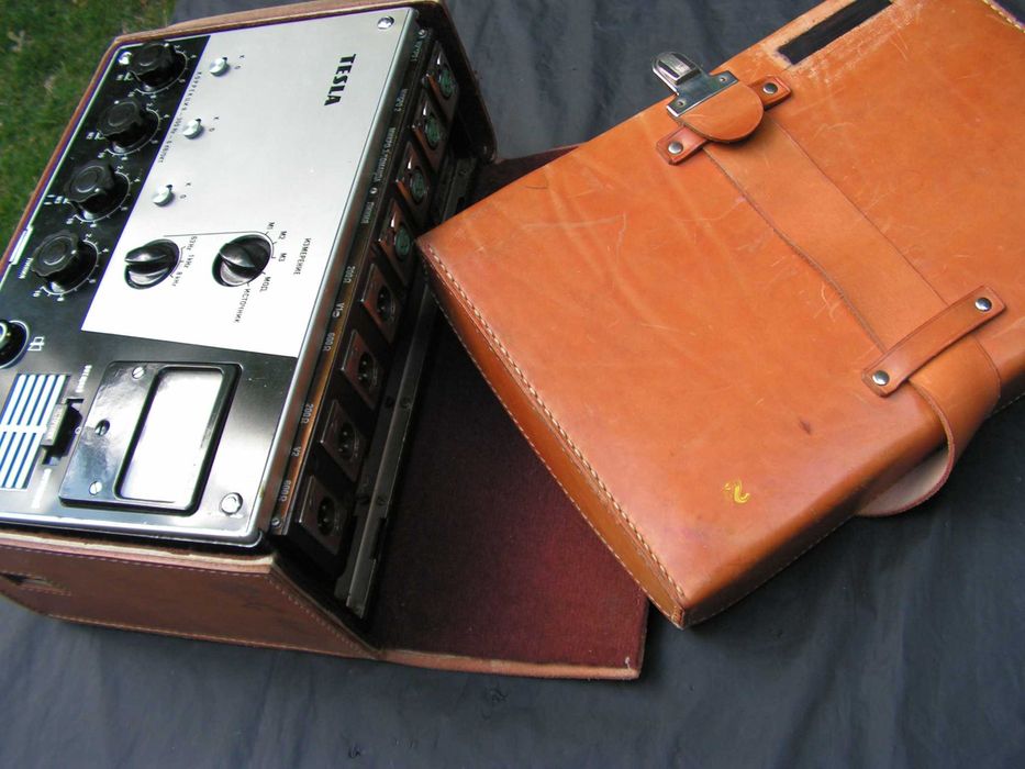 Винтидж, колекционерски аудио миксер Tesla ART-420 1+1 бр.