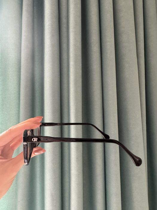 Различни видове черни рамки за диоптрични очила