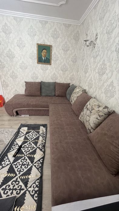 Диван с подушками выдвижной
