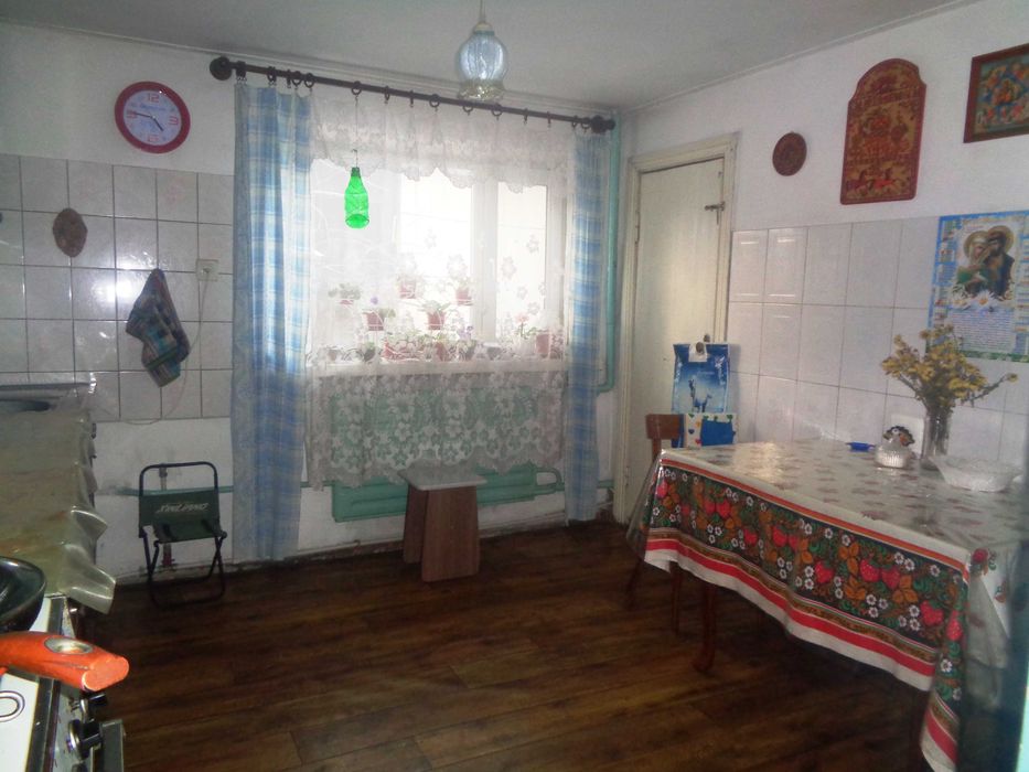 продам двухэтажный дом