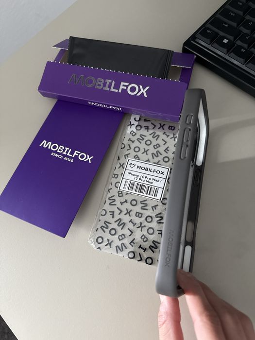 Valentine Day !Husa iphone 16 pro max noua !