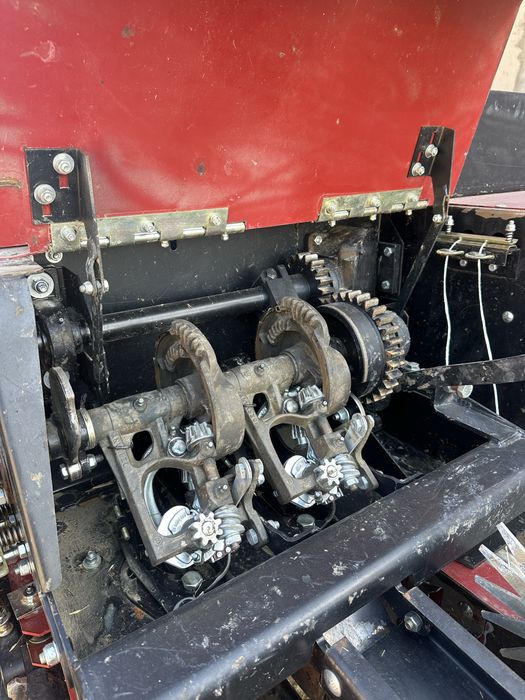 Rosselmash press podborshik sotiladi  xolati ediyal