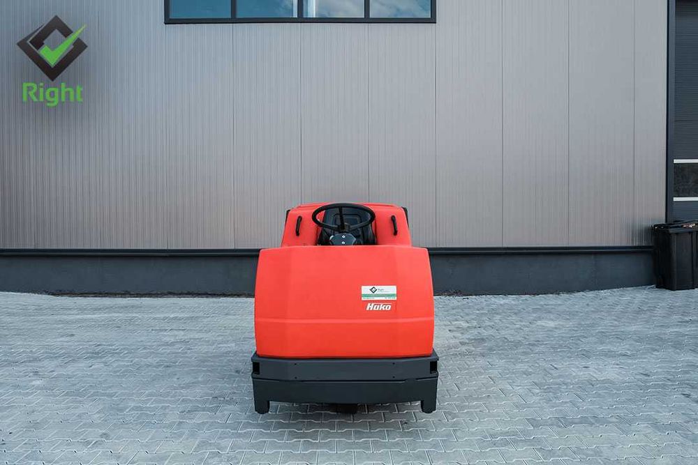 Машина за почистване на под Hако B 1100 / ЛИЗИНГ