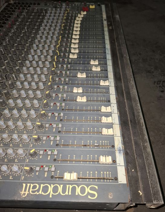 Професионален пулт Soundcraft Spirit Live
Продавам аналогов миксер Sou