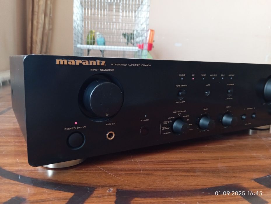 Усилитель  marantz. PM 4400.