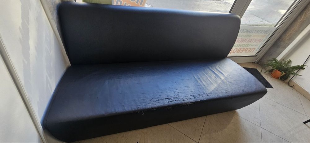 Неразтегателен диван