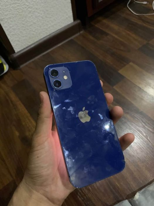 Iphone 12 64 gb holati yaxshi ekran radnoy batareka ham radnoy