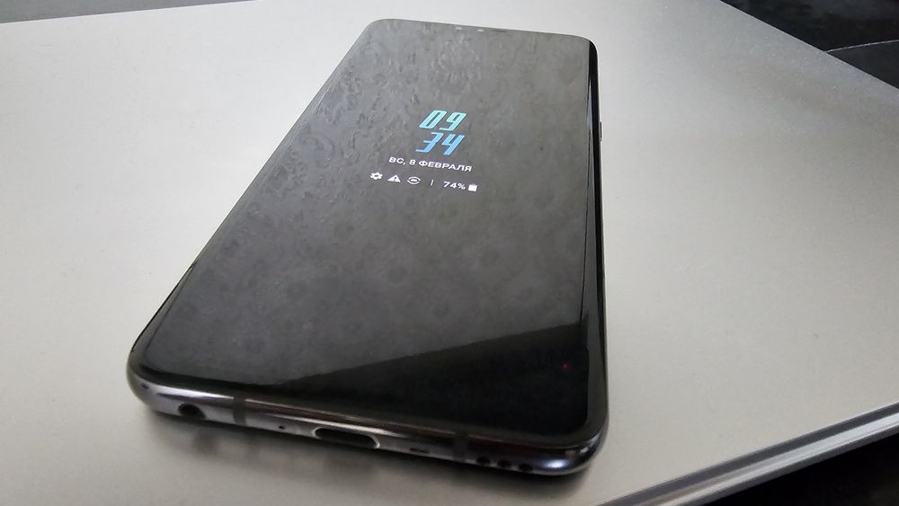 Продам LG V50 ThinQ