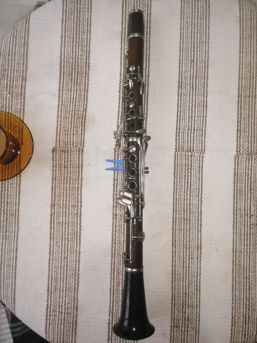 Кларинети 3 броя :Два Пълен Бьом дървени и 1 Полу Бьом.