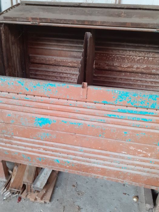 Vind hambar pentru cereale  din metal.