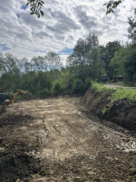 Execut lucrări / excavații / săpături / demolări / nivelări / fundații