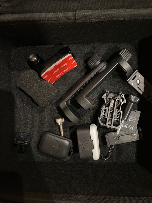 Продавам Екшън камера GOPRO HERO 13 CREATOR EDITION wi-fi, gps