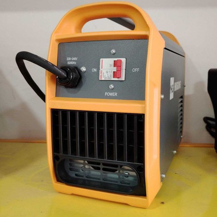 Сварочный аппарат HUGONG POWERSTICK 251 W III – 250А