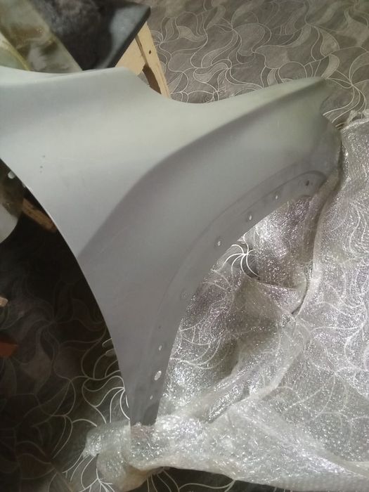 Продам передние крыло