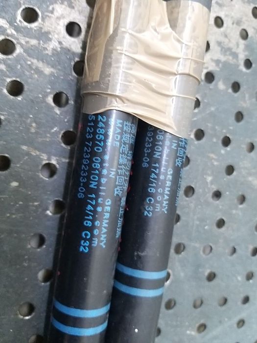 Set amortizoare telescoape capota bmw seria 1 f20 f21 2485700610n 5123723923306