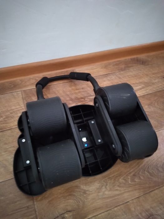 Продам фитнес ролик аппарат для пресса